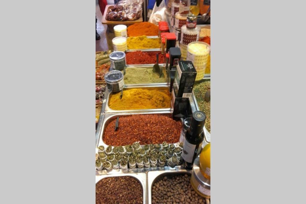7 Pax Montserrat Ramblas Barcelona Zewnętrze zdjęcie